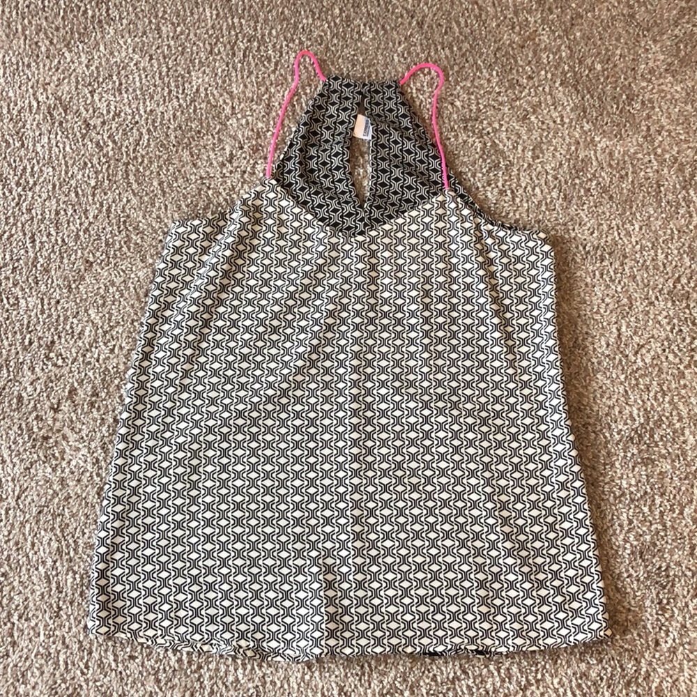 Express Reversible Tank Top - Picture 3 of 5